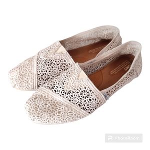 Toms Cream Lace Slip on Loafers Sz 11